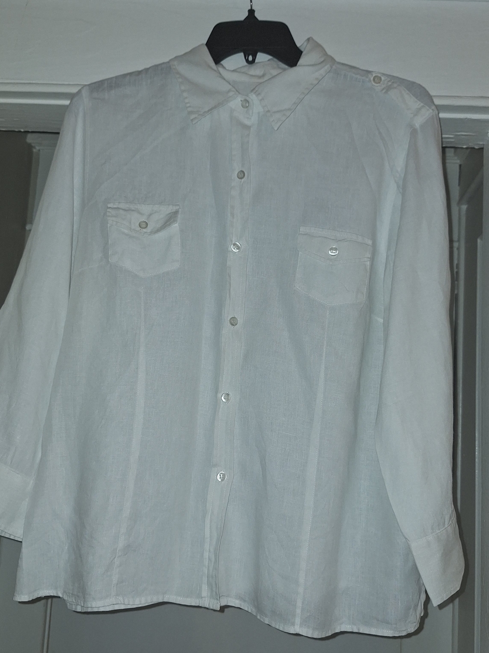 Chaus White Button-Front Women's Shirt